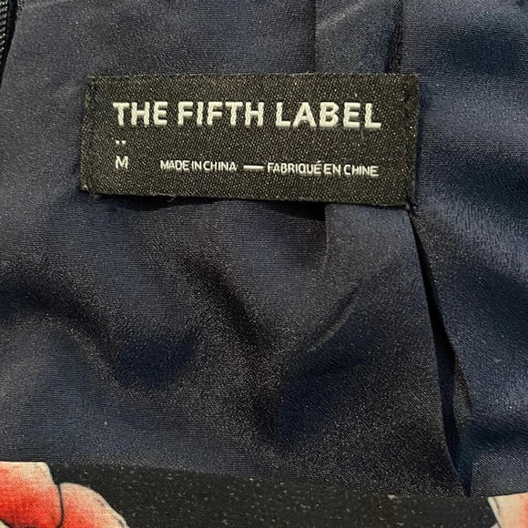 The Fifth Label Navy Floral Ruffle Hem Shorts Women’s Size M - Picture 6 of 7